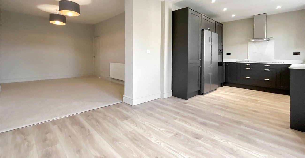 3 bedroom bungalow for sale in Sidcup | Robinson Jackson