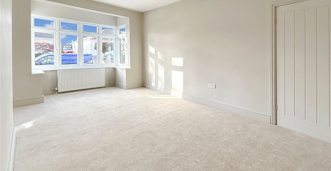 3 bedroom bungalow for sale in Sidcup | Robinson Jackson