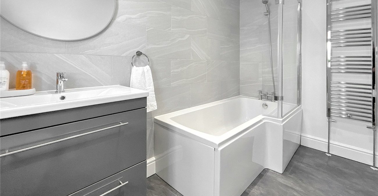 3 bedroom bungalow for sale in Sidcup | Robinson Jackson