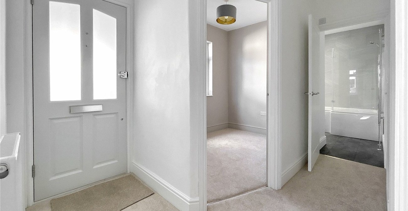 3 bedroom bungalow for sale in Sidcup | Robinson Jackson