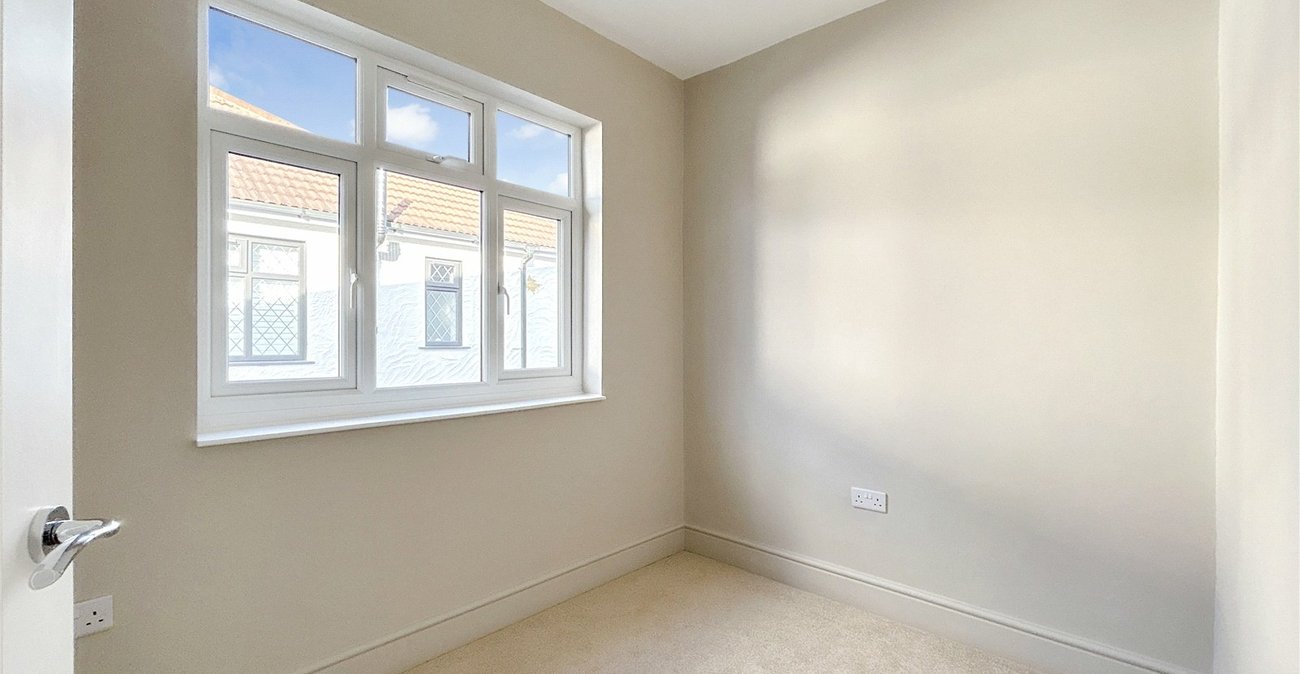 3 bedroom bungalow for sale in Sidcup | Robinson Jackson