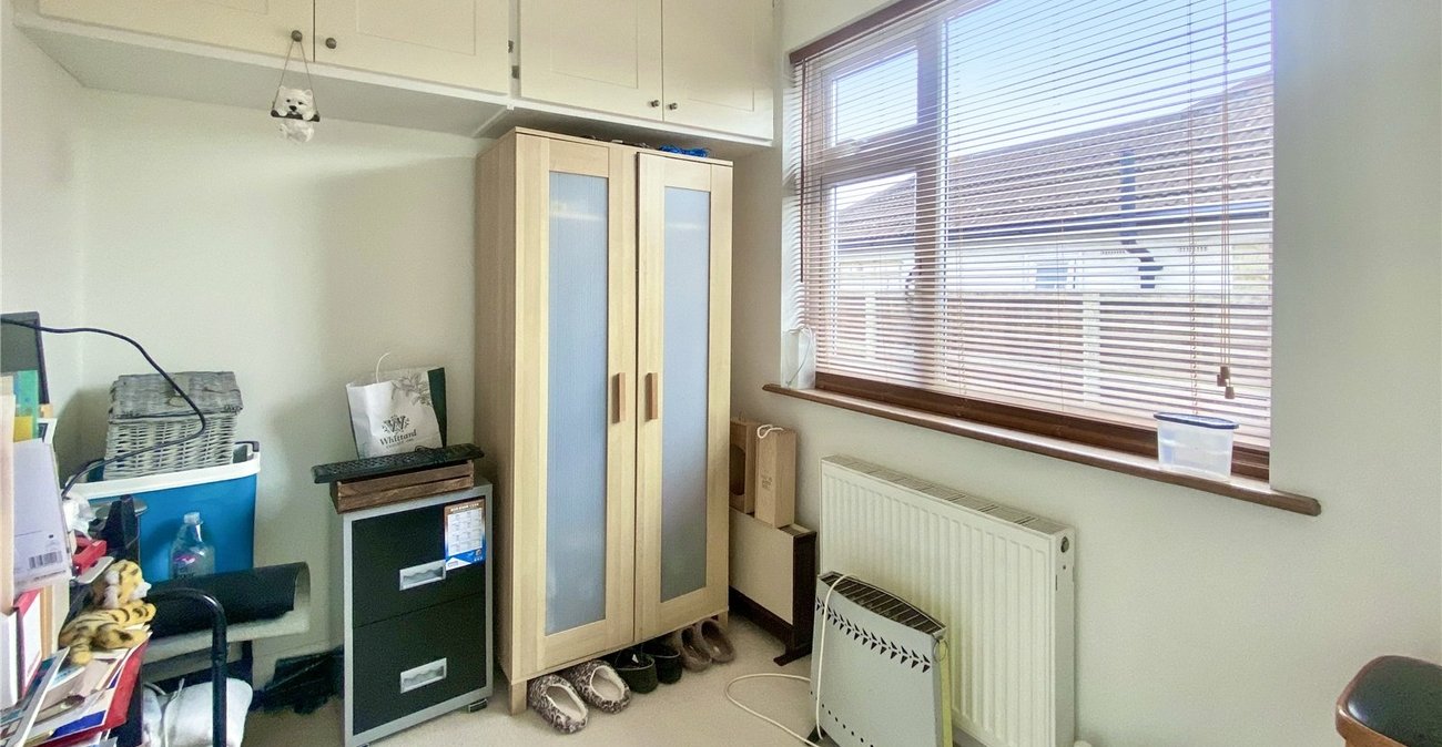 3 bedroom bungalow for sale in Sidcup | Robinson Jackson