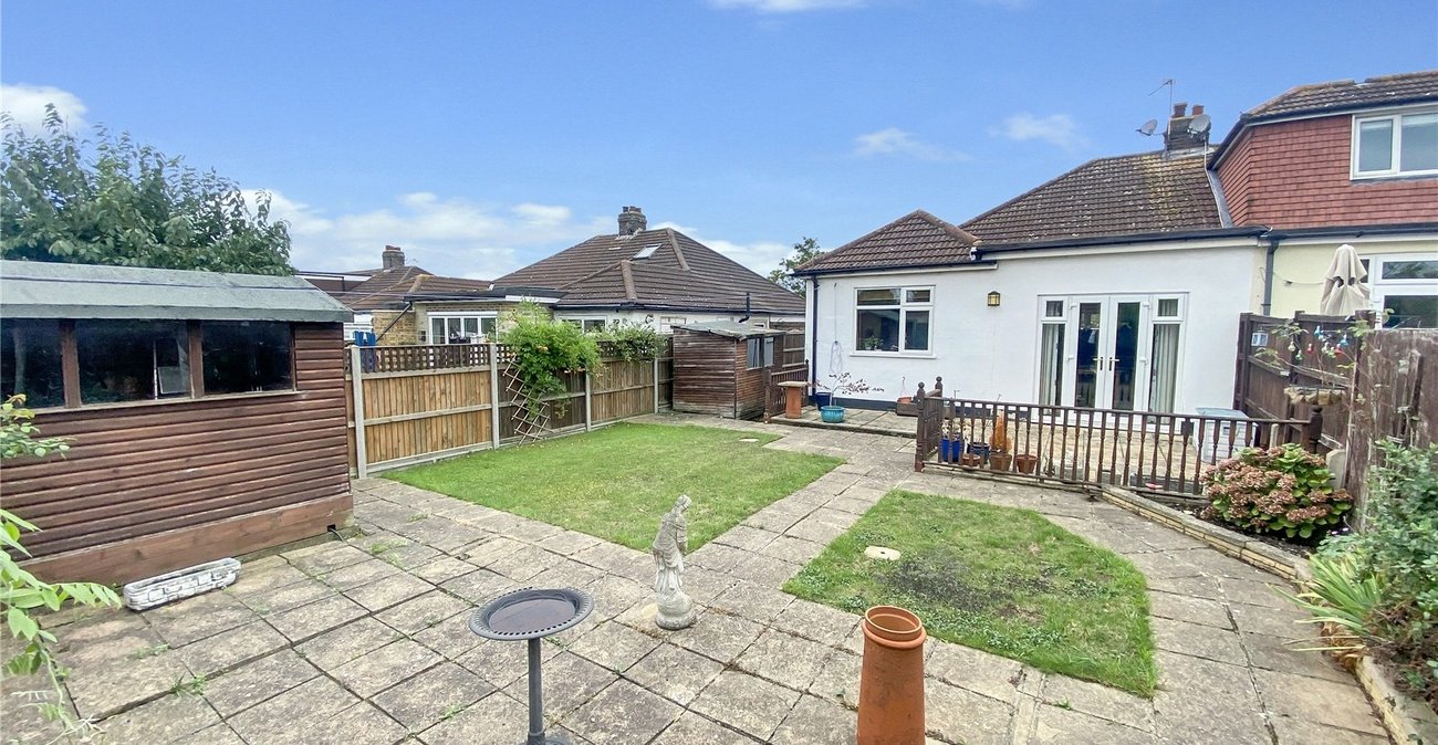 3 bedroom bungalow for sale in Sidcup | Robinson Jackson