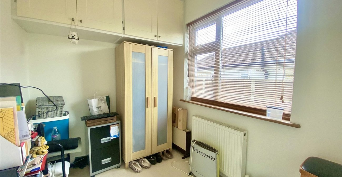 3 bedroom bungalow for sale in Sidcup | Robinson Jackson