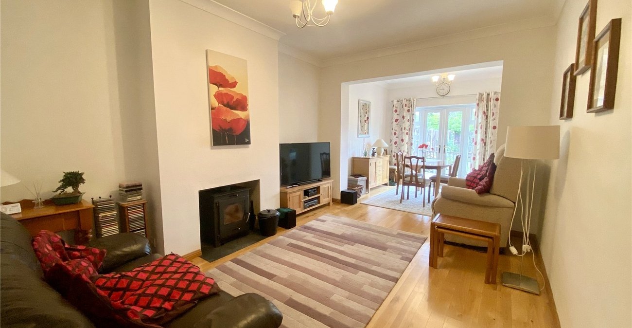 3 bedroom bungalow for sale in Sidcup | Robinson Jackson