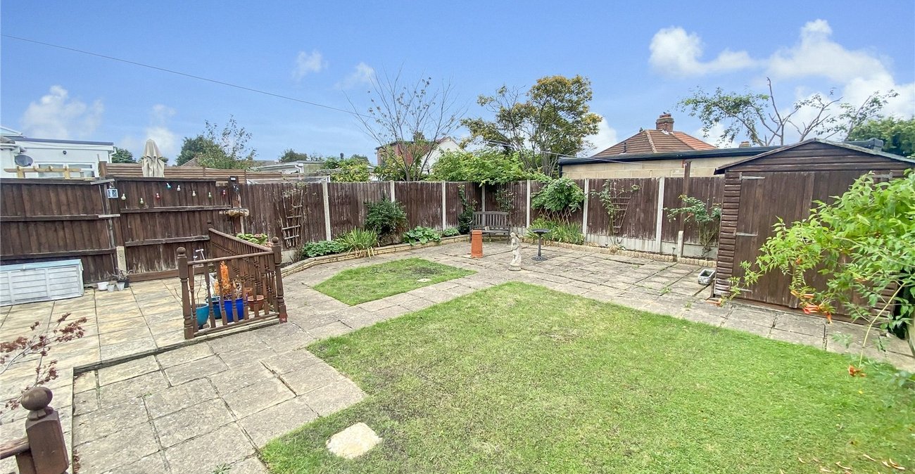 3 bedroom bungalow for sale in Sidcup | Robinson Jackson