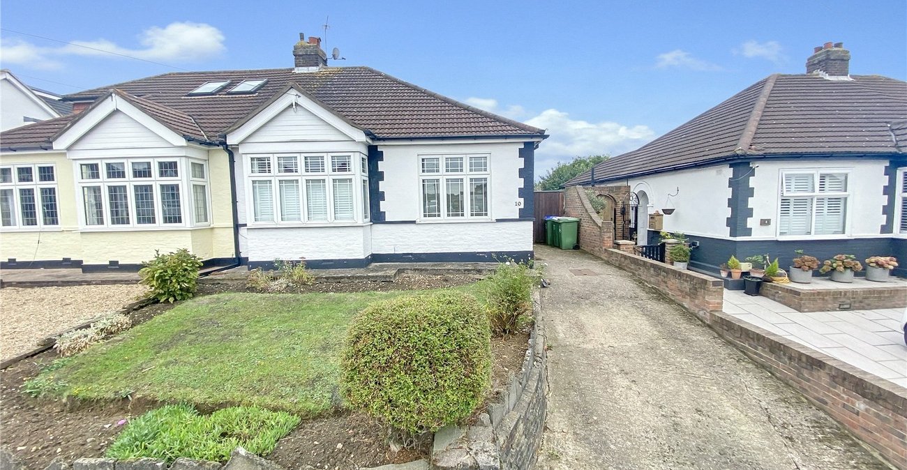 3 bedroom bungalow for sale in Sidcup | Robinson Jackson