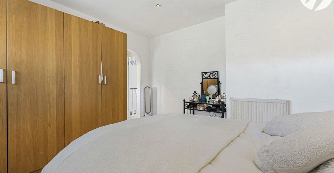 2 bedroom house for sale in St Pauls Cray | Robinson Jackson