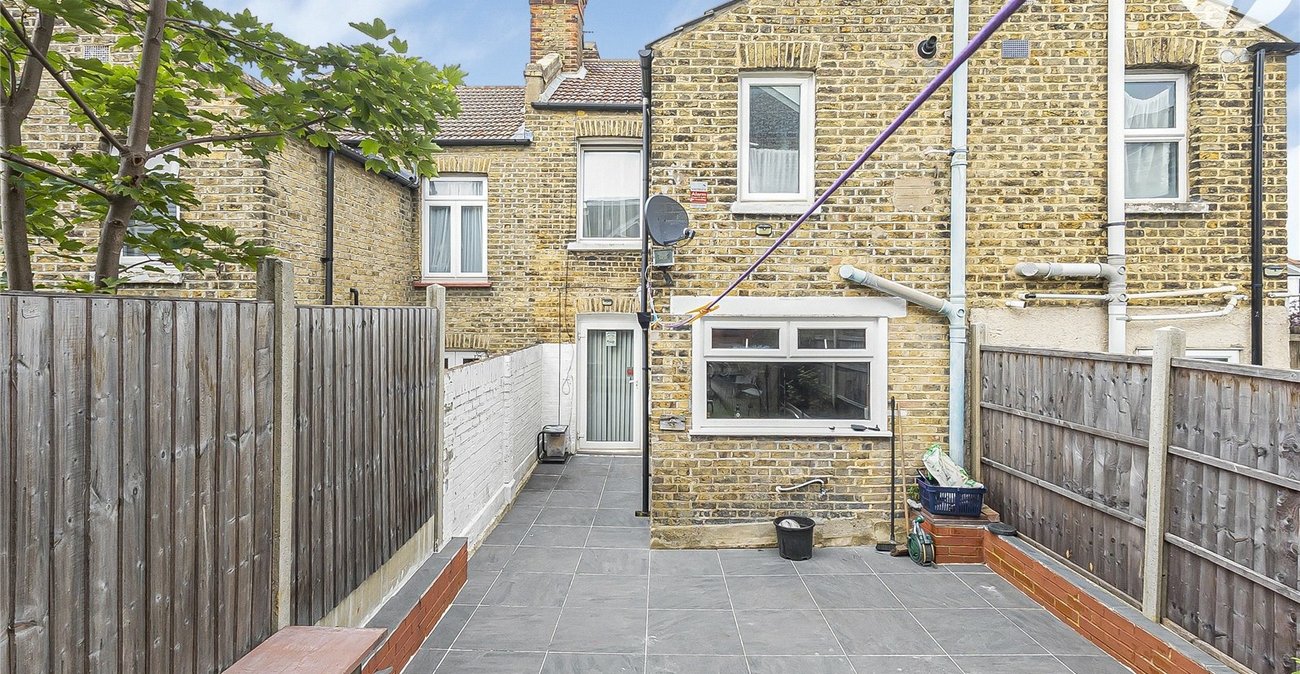 2 bedroom house for sale in Plumstead | Robinson Jackson