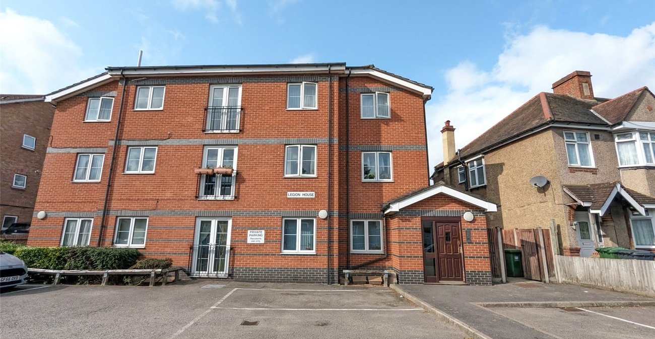 2 bedroom property for sale in Old Bromley Road | Robinson Jackson