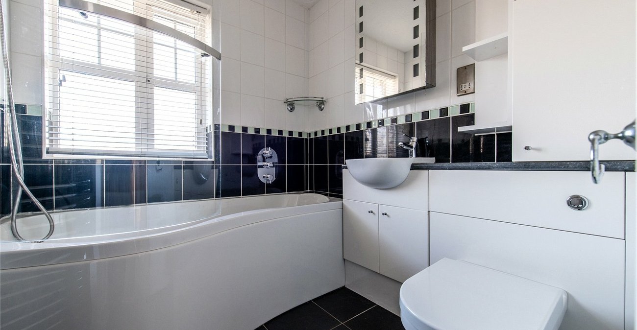 3 bedroom house for sale in Wainscott | Robinson Michael & Jackson