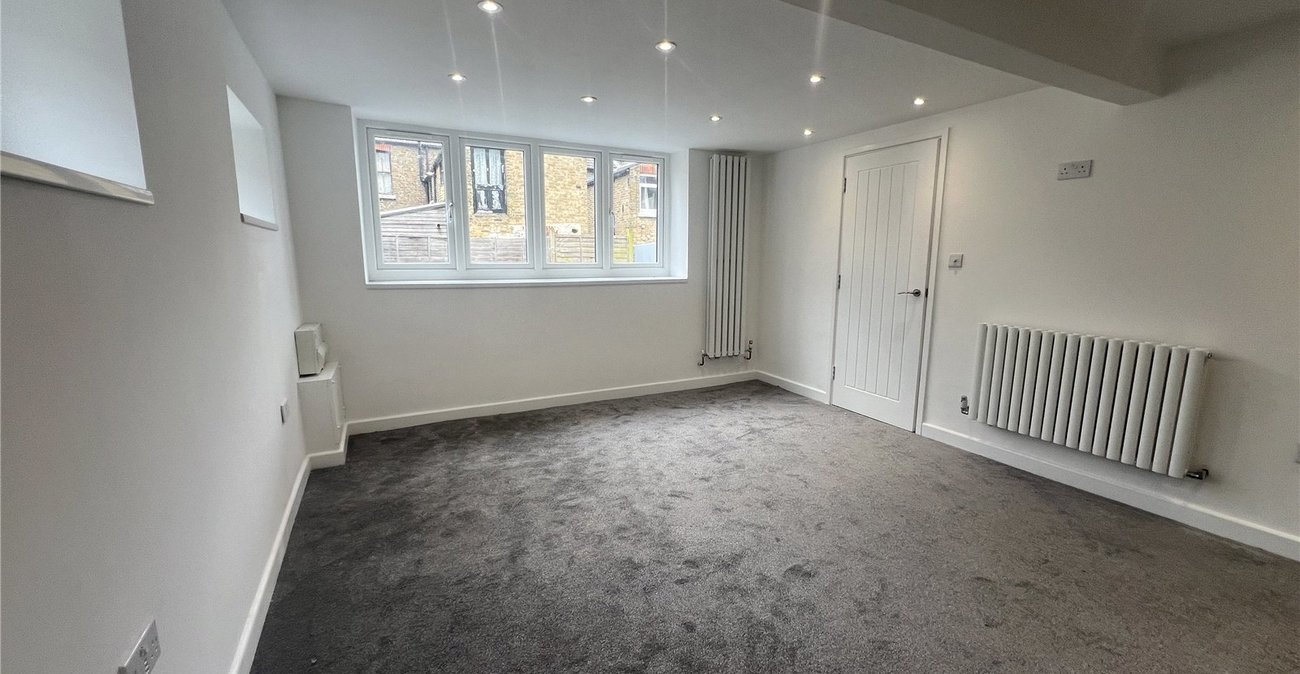 2 bedroom house for sale in Plumstead Common | Robinson Jackson