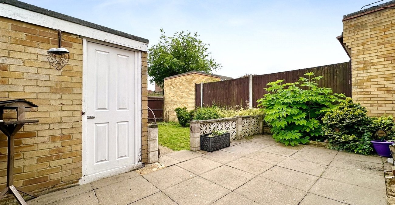 3 bedroom house for sale in Swanscombe | Robinson Jackson