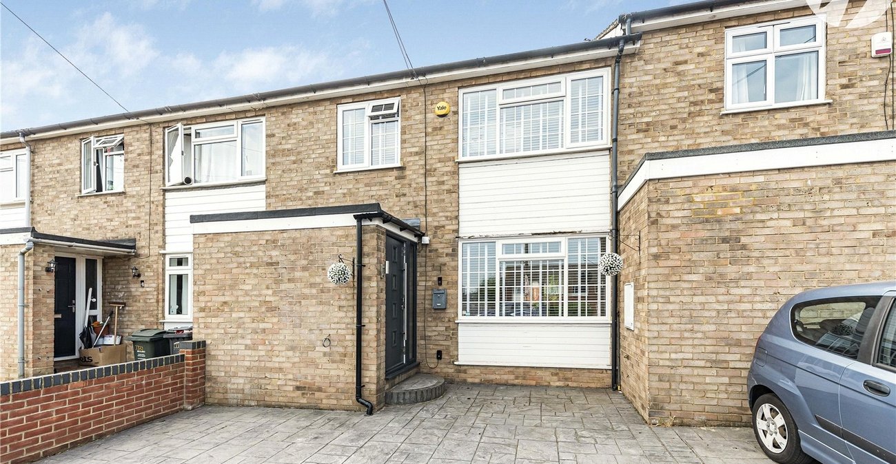 3 bedroom house for sale in Swanscombe | Robinson Jackson