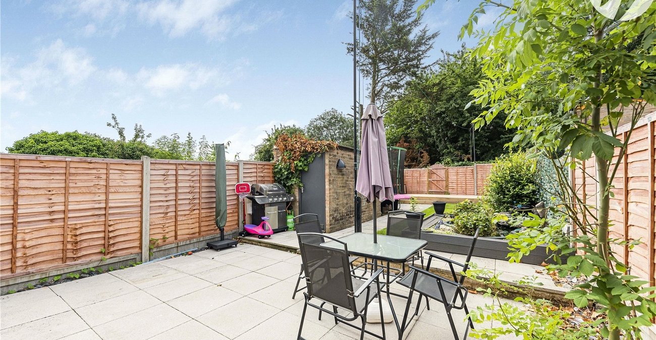 3 bedroom house for sale in Swanscombe | Robinson Jackson