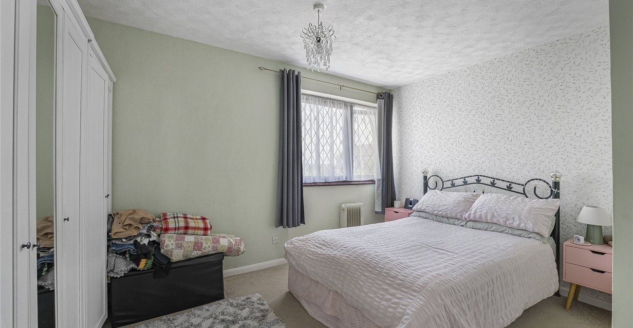 3 bedroom house for sale in Swanscombe | Robinson Jackson