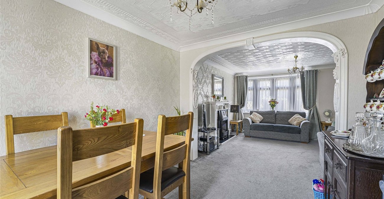 3 bedroom house for sale in Swanscombe | Robinson Jackson