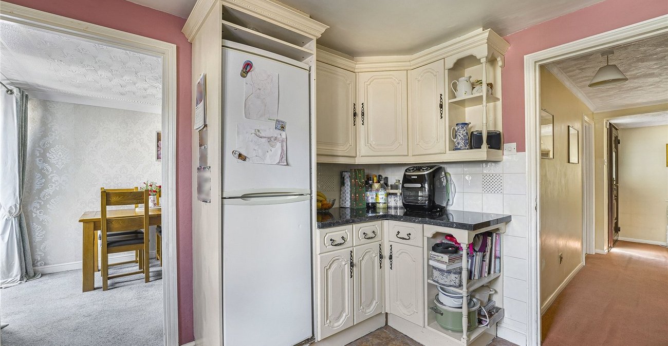 3 bedroom house for sale in Swanscombe | Robinson Jackson