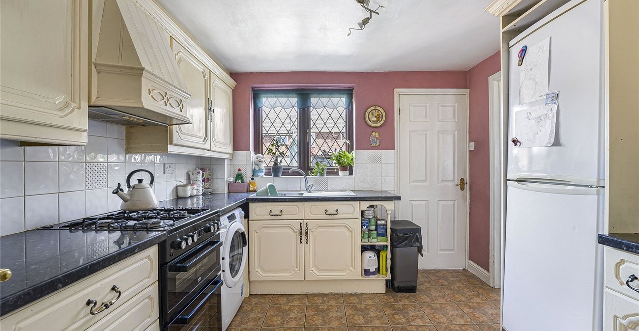 3 bedroom house for sale in Swanscombe | Robinson Jackson