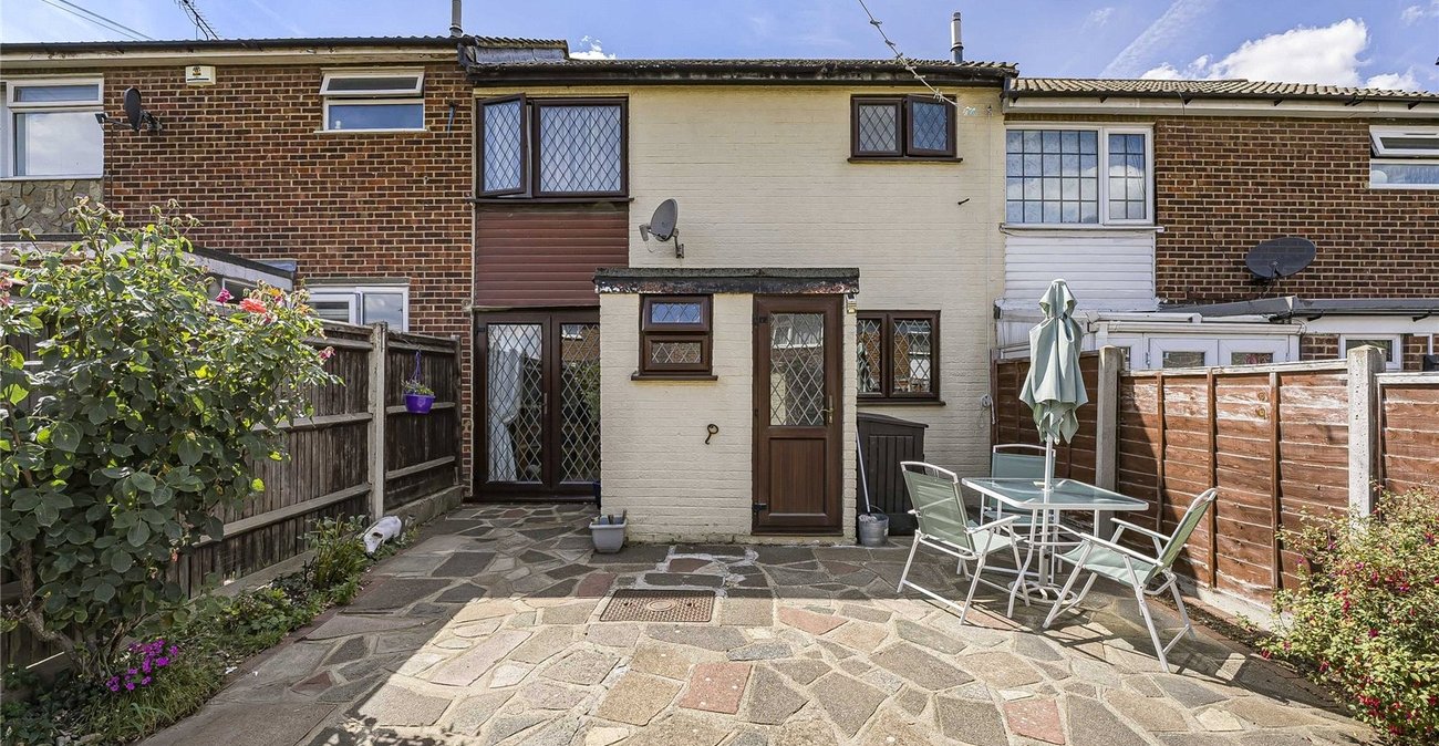 3 bedroom house for sale in Swanscombe | Robinson Jackson