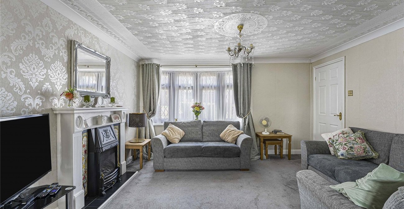 3 bedroom house for sale in Swanscombe | Robinson Jackson