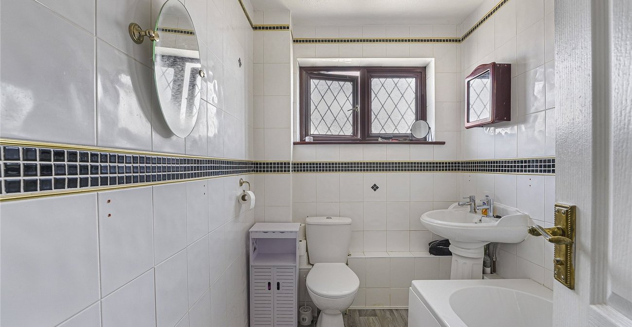 3 bedroom house for sale in Swanscombe | Robinson Jackson