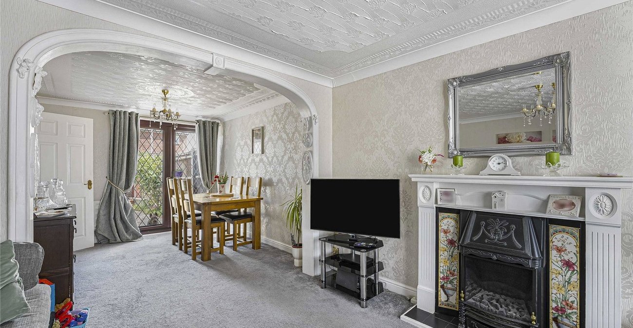 3 bedroom house for sale in Swanscombe | Robinson Jackson