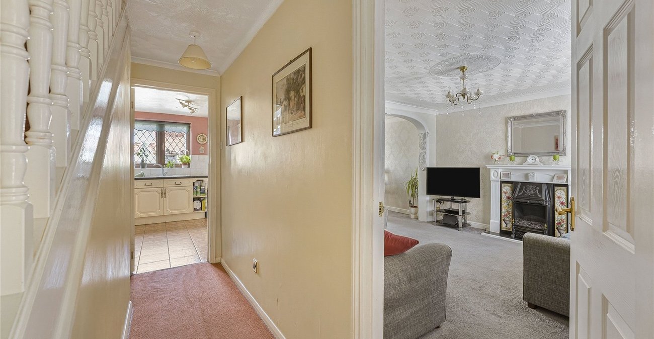 3 bedroom house for sale in Swanscombe | Robinson Jackson