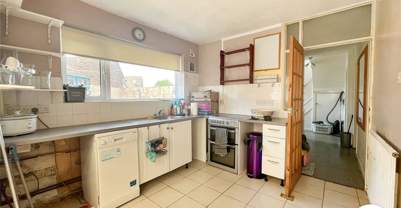 3 bedroom bungalow for sale in Maidstone | Robinson Michael & Jackson