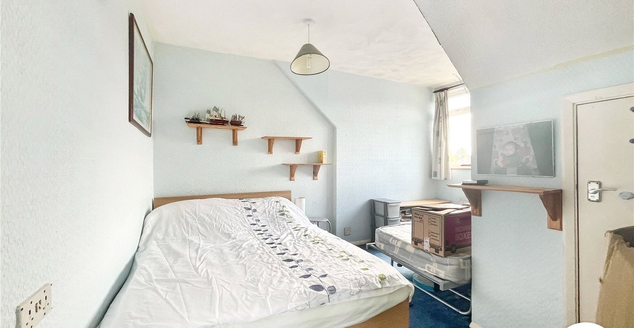 3 bedroom bungalow for sale in Maidstone | Robinson Michael & Jackson
