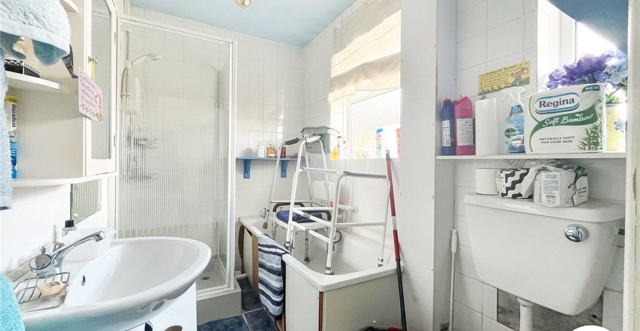 3 bedroom bungalow for sale in Maidstone | Robinson Michael & Jackson
