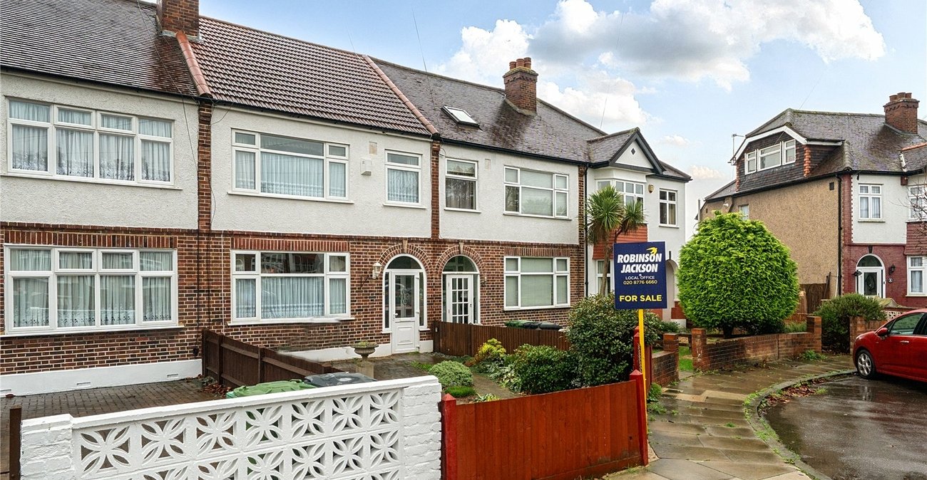 4 bedroom house for sale in London | Robinson Jackson