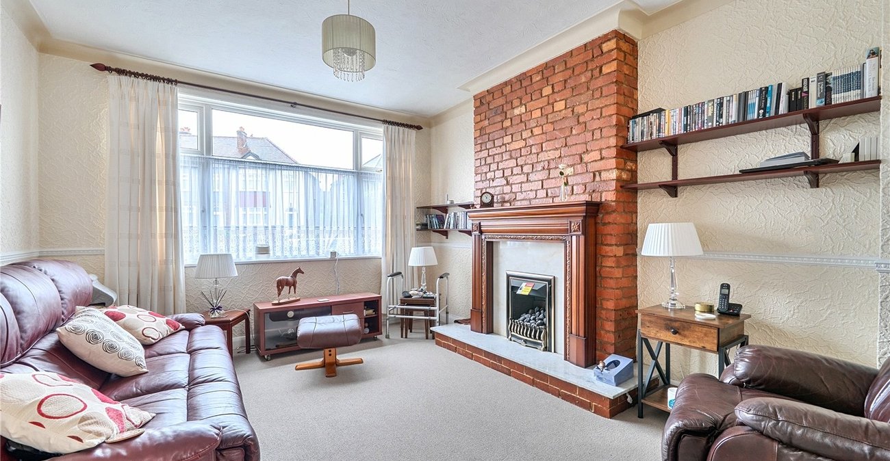 4 bedroom house for sale in London | Robinson Jackson