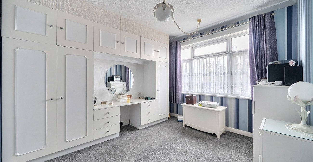 4 bedroom house for sale in London | Robinson Jackson