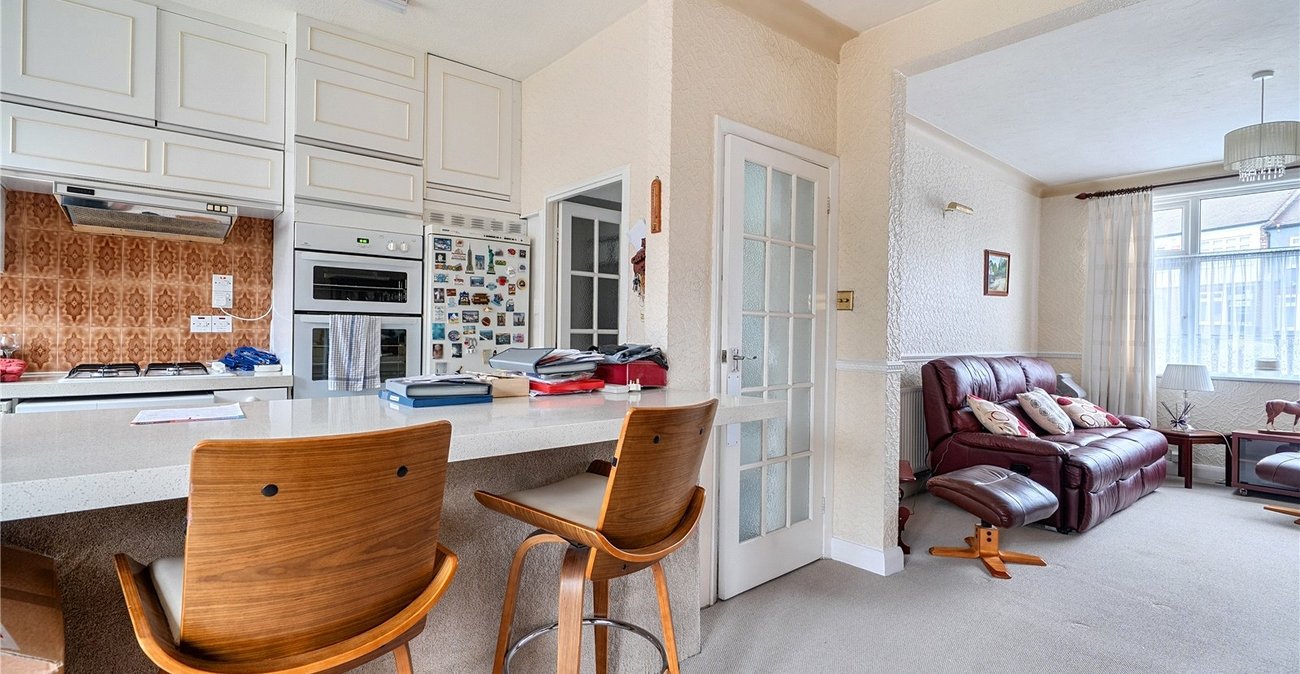 4 bedroom house for sale in London | Robinson Jackson