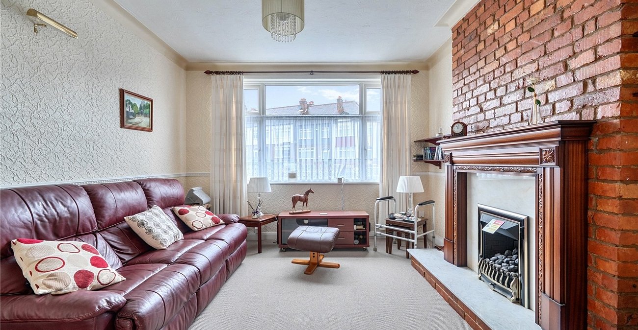 4 bedroom house for sale in London | Robinson Jackson