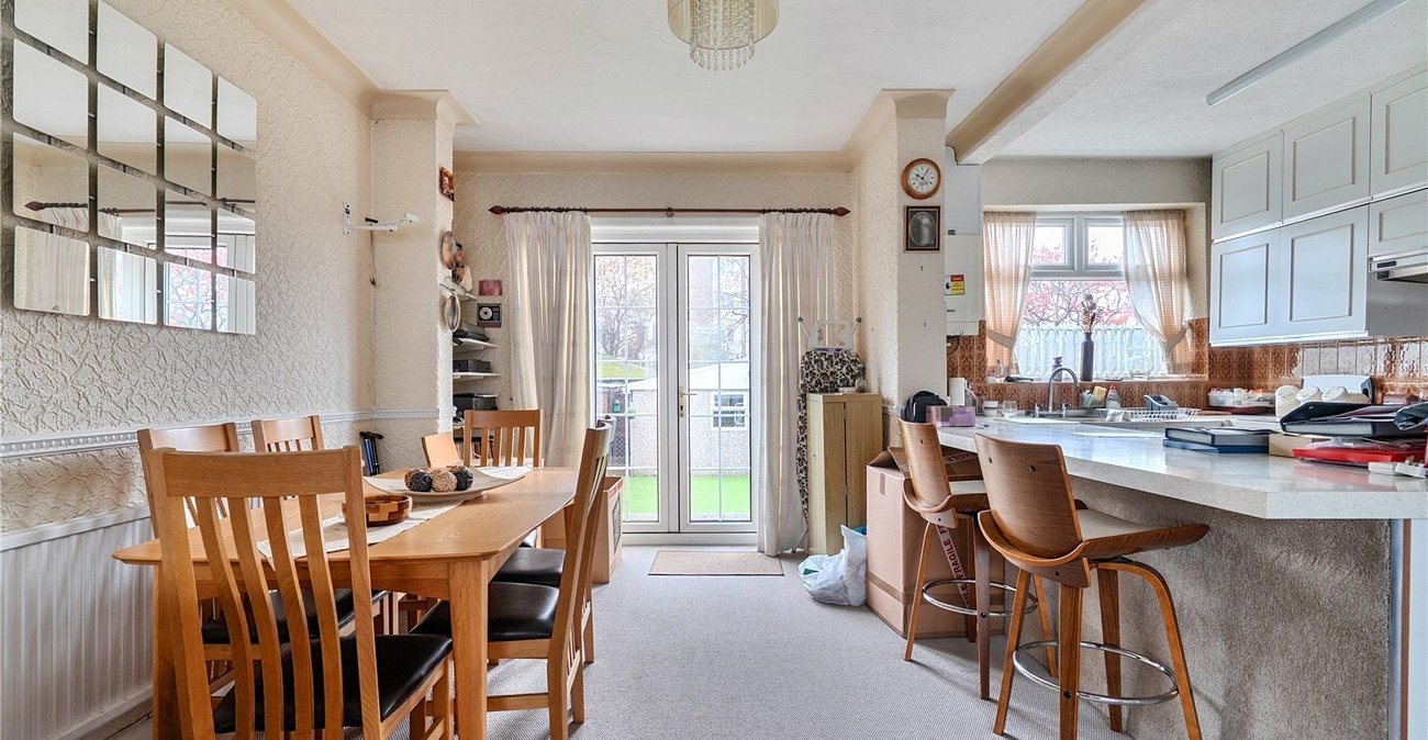 4 bedroom house for sale in London | Robinson Jackson