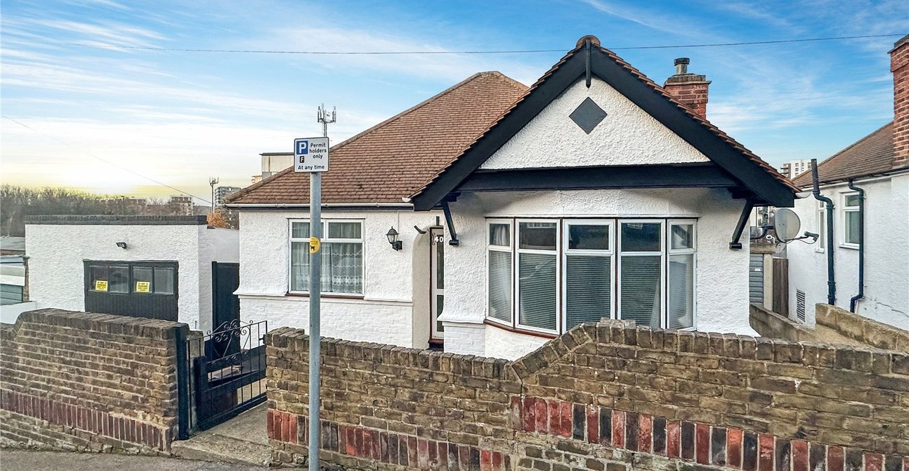 2 bedroom bungalow for sale in Gillingham | Robinson Michael & Jackson