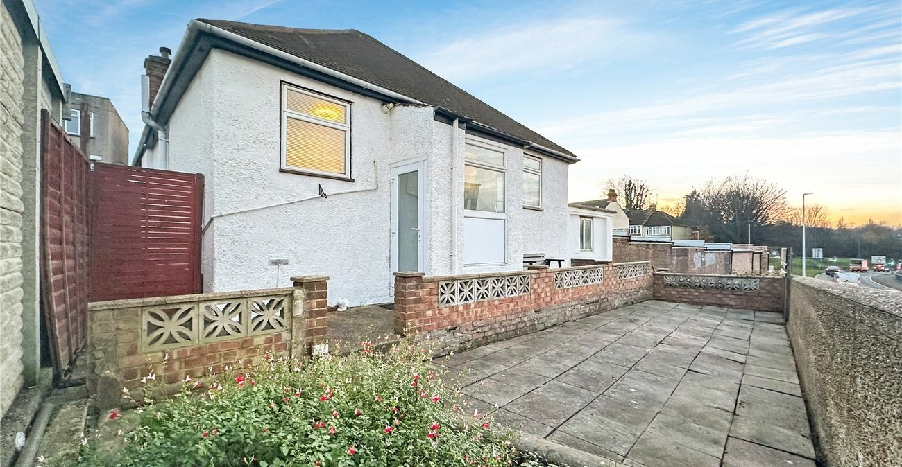 2 bedroom bungalow for sale in Gillingham | Robinson Michael & Jackson