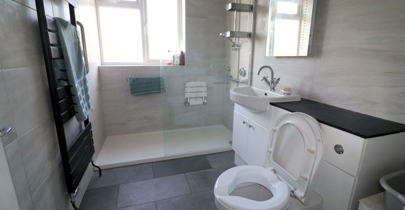 3 bedroom house for sale in Erith | Robinson Jackson