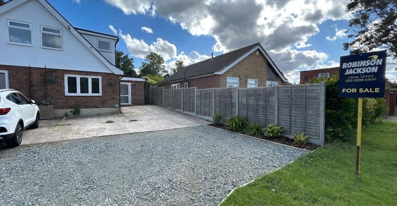 4 bedroom house for sale in Honeyden Road | Robinson Jackson
