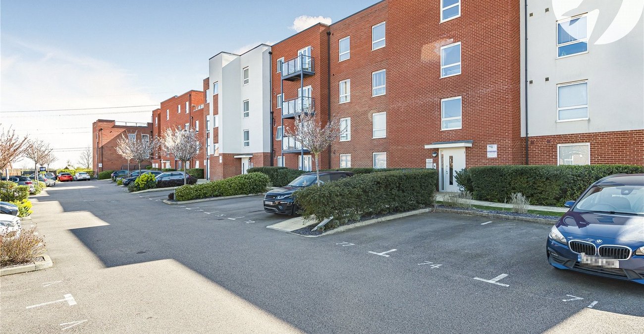 1 bedroom property for sale in Castle Hill | Robinson Jackson