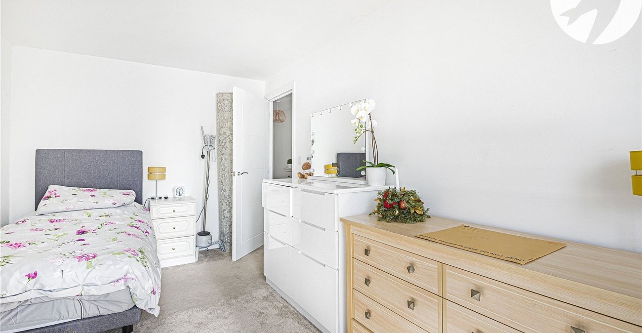 1 bedroom property for sale in Castle Hill | Robinson Jackson