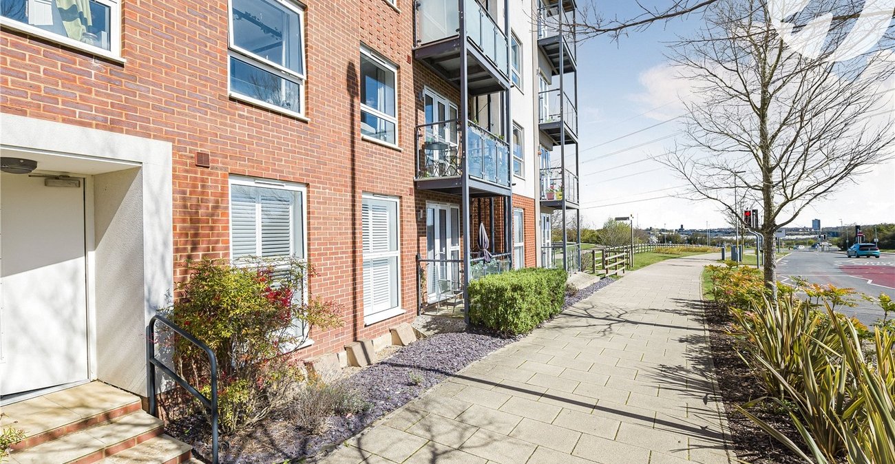 1 bedroom property for sale in Castle Hill | Robinson Jackson