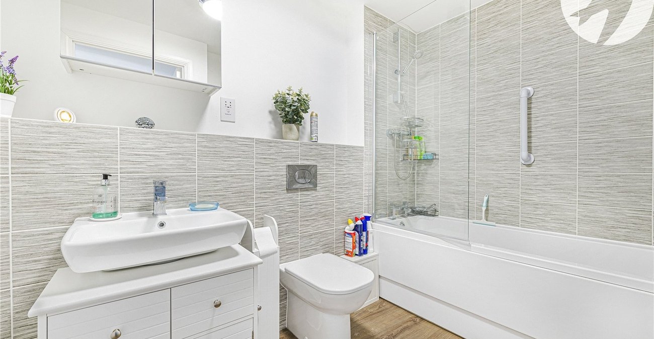 1 bedroom property for sale in Castle Hill | Robinson Jackson