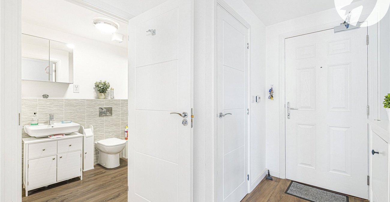 1 bedroom property for sale in Castle Hill | Robinson Jackson
