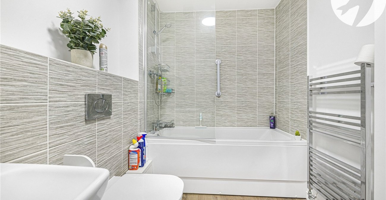 1 bedroom property for sale in Castle Hill | Robinson Jackson