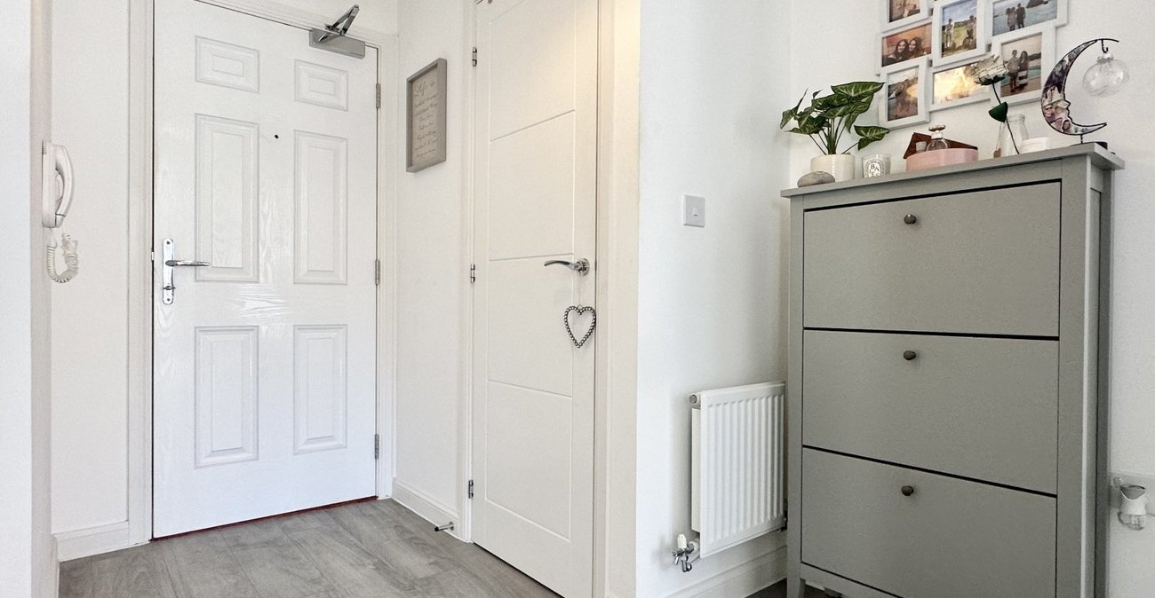 1 bedroom property for sale in Castle Hill | Robinson Jackson