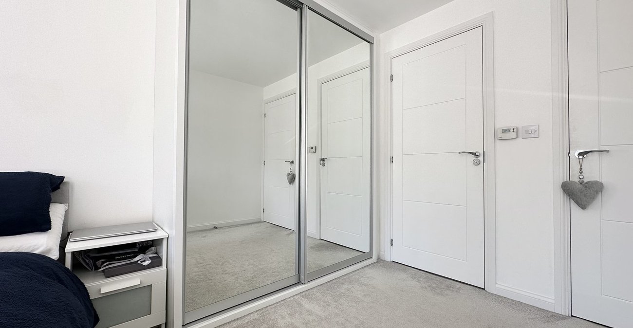 1 bedroom property for sale in Castle Hill | Robinson Jackson