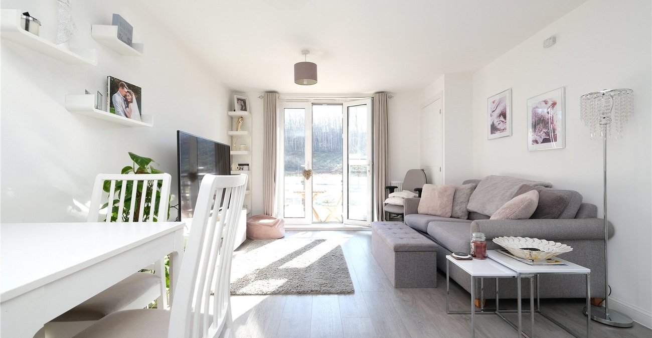 1 bedroom property for sale in Castle Hill | Robinson Jackson